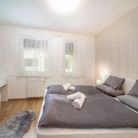 Grace Pine Apartment 1 Budapest Esterno foto