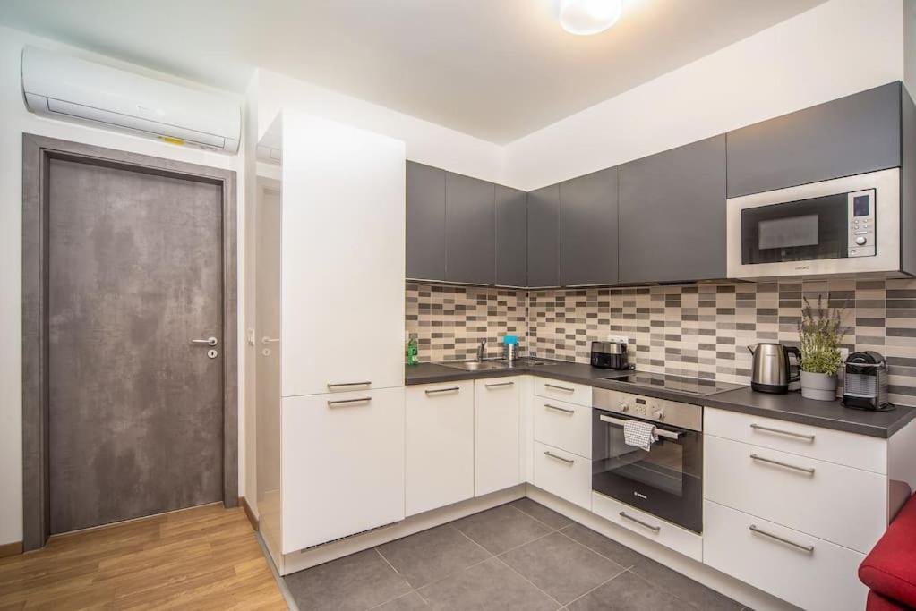 Grace Pine Apartment 1 Budapest Esterno foto
