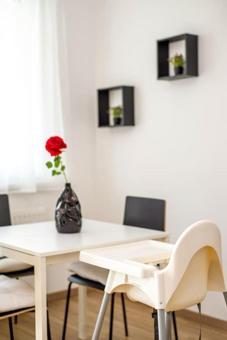 Grace Pine Apartment 1 Budapest Esterno foto